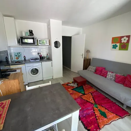 Studio-cabine, Acces Direct Port Et Plage, Les Pieds Dans L'eau アパート *