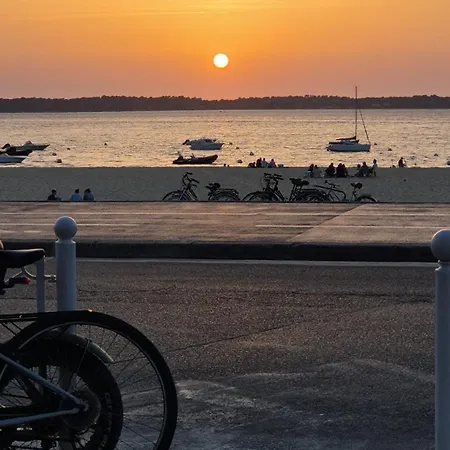 公寓 Studio-cabine, Acces Direct Port Et Plage, Les Pieds Dans L'eau 阿卡雄