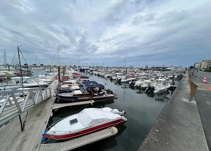 Studio-cabine, Acces Direct Port Et Plage, Les Pieds Dans L'eau דירה *