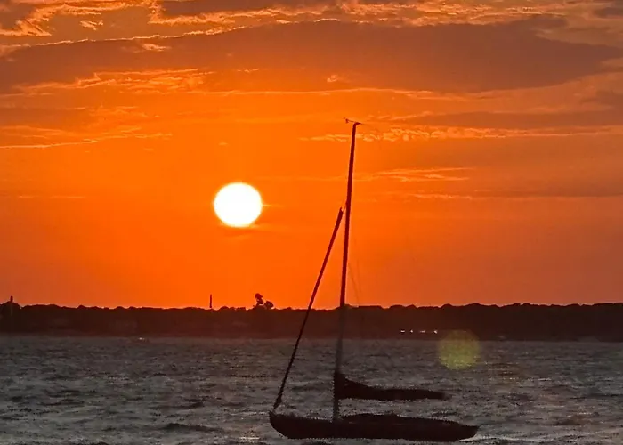 Studio-cabine, Acces Direct Port Et Plage, Les Pieds Dans L'eau דירה *
